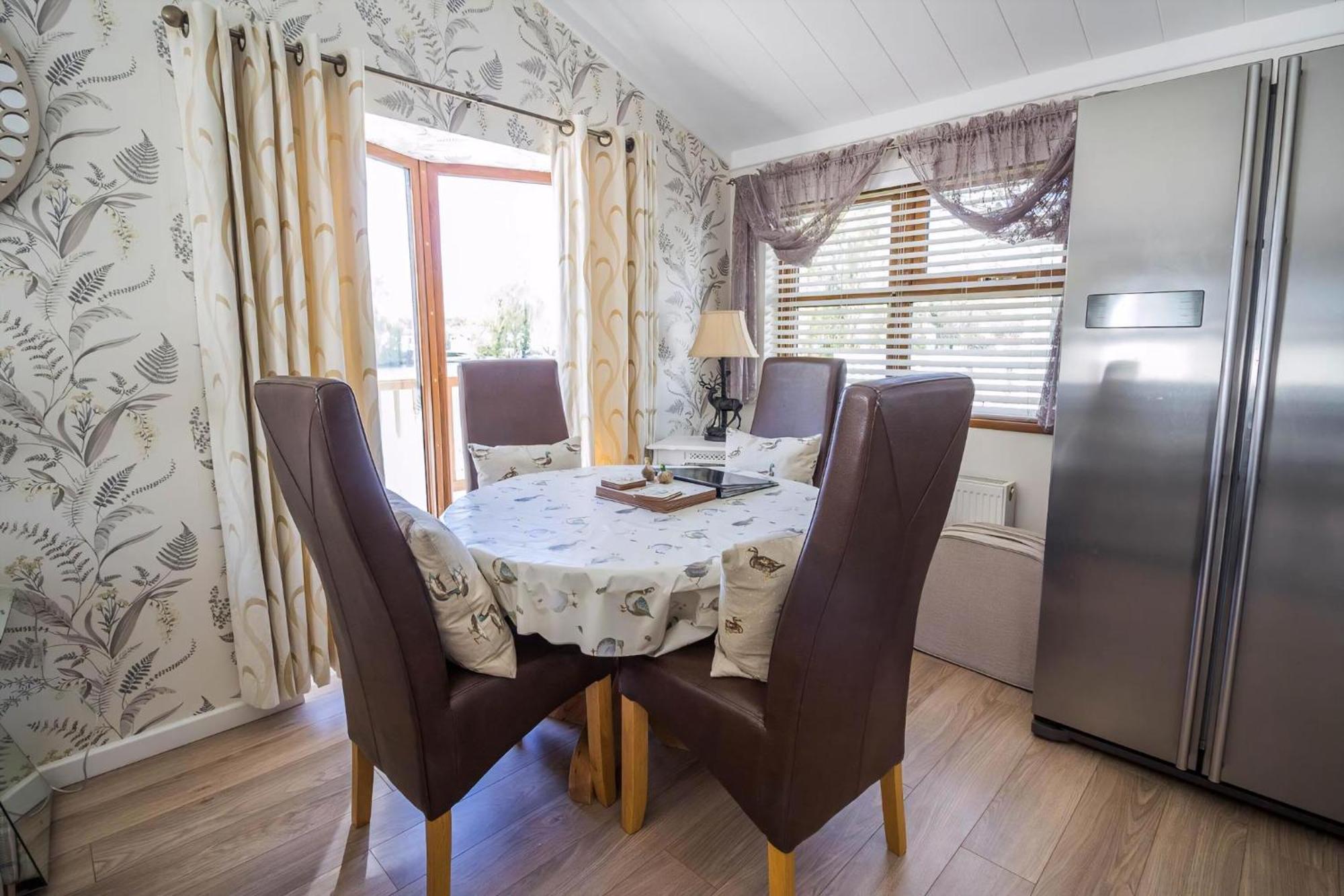 Stunning Lodge With Free Wifi For Hire At Carlton Meres In Suffolk Ref 60013M Saxmundham Eksteriør bilde
