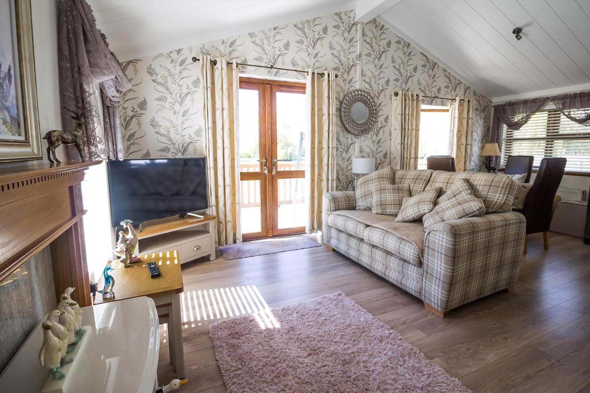 Stunning Lodge With Free Wifi For Hire At Carlton Meres In Suffolk Ref 60013M Saxmundham Eksteriør bilde