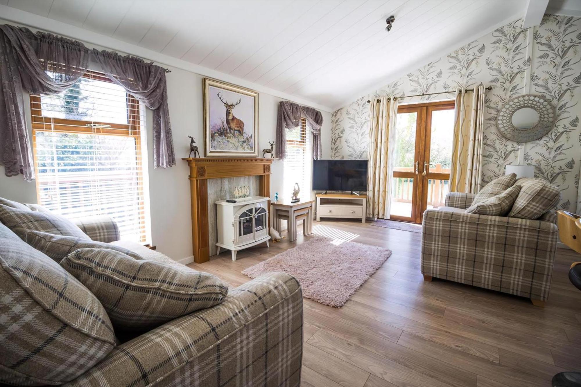 Stunning Lodge With Free Wifi For Hire At Carlton Meres In Suffolk Ref 60013M Saxmundham Eksteriør bilde